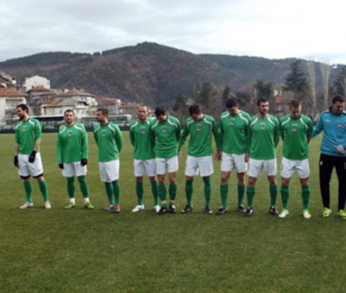 Двама бивши играчи на Пирин могат да станат съотборници в казахстански тим