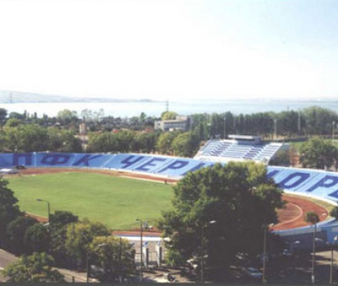 Пуснаха тока и водата на стадион "Черноморец"