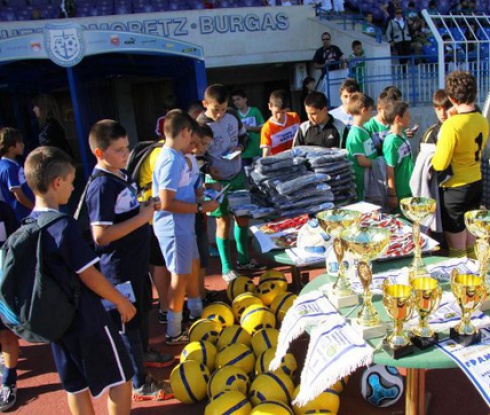 Черноморец и Община Бургас закриват третия междуучилищен турнир