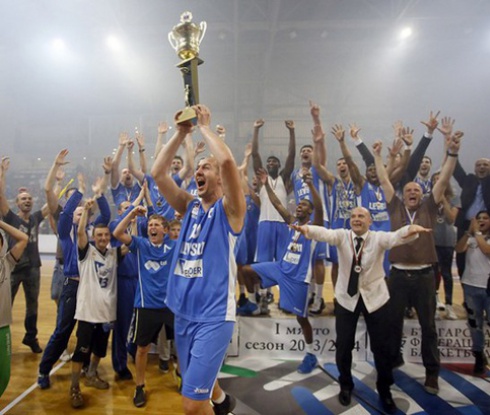 Баскетболният Левски продължи с тържествата и в София