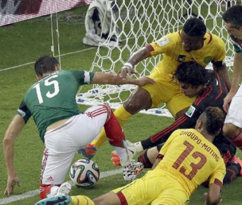Въпреки два отменени гола Мексико би Камерун (видео)