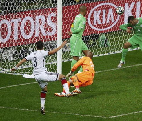 Алжир помечта за 1/4-финал, но Германия се оказа твърде голяма хапка (видео)