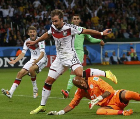 Избраха М'Боли за играч на мача Германия - Алжир