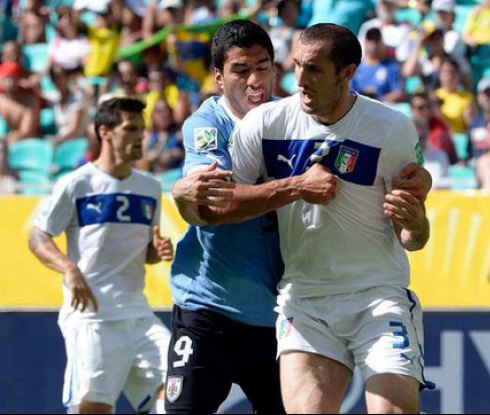 ФИФА отхвърли жалбите на Уругвай и Суарес