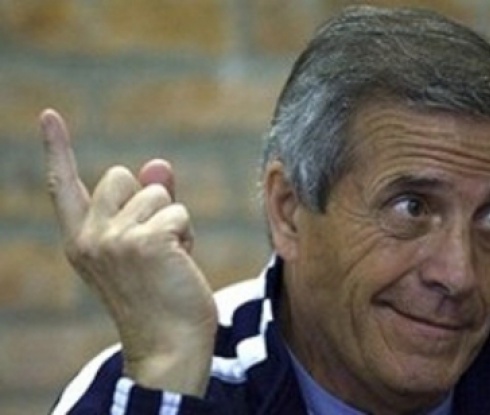 Табарес подписа нов договор с Уругвай