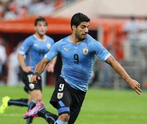 Суарес се завърна в игра за Уругвай