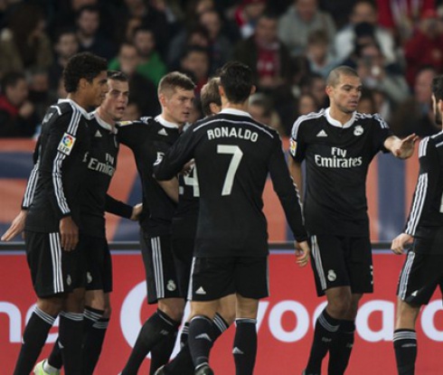 Реал и Роналдо продължават да мачкат наред (видео)