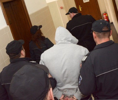 Акция на ДАНС срещу футболни фенове в Пловдив