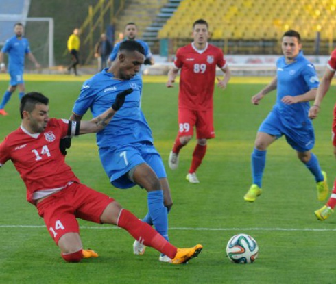 Кофти старт за Левски при Изпадащите (видео)