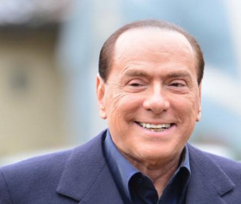 Берлускони продава част от Милан за €500 млн.