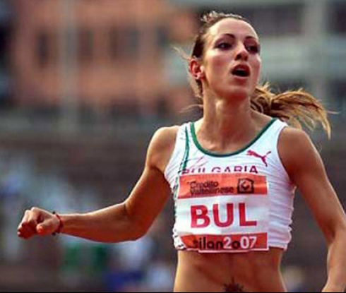 Личен рекорд и финал за Лалова в бягането на 200 м