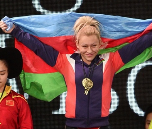 Боянка Костова постави два световни рекорда