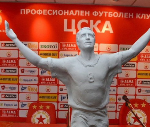 Показаха макет на статуята на Стоичков на "Армията"