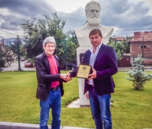 Президентът на Ботев награди Динко Дерменджиев
