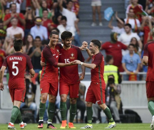 Португалия и Роналдо срещу дебютантите от Исландия в исторически мач