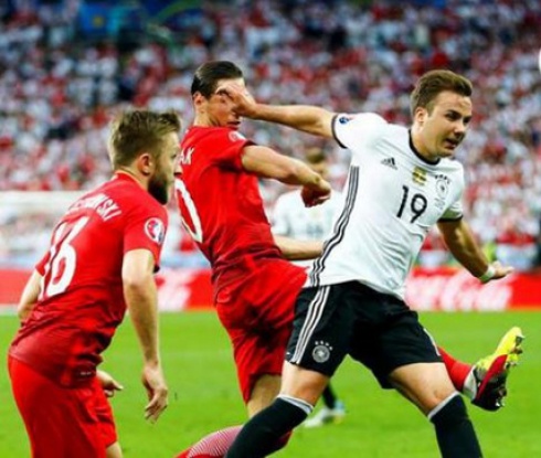 Германия и Полша не успяха да си отбележат голове (видео)