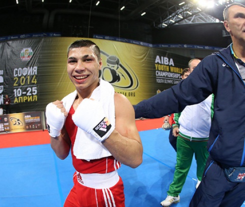 Асенов спечели злато на олимпийската квалификация