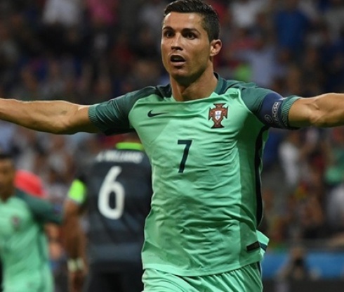 Първа победа в редовното време и финал за Португалия, Роналдо подчини Уелс (видео)
