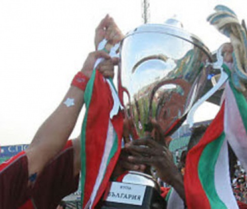 Ангел Ангелов ще свири дербито между Локо София и ЦСКА