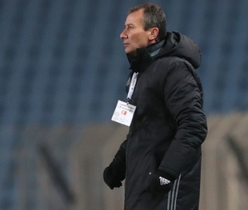 Белчев: Опитвам се да сваля напрежението в отбора