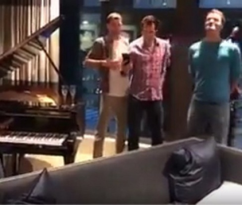 Гришо, Фередер и Хаас във вокално трио (видео)