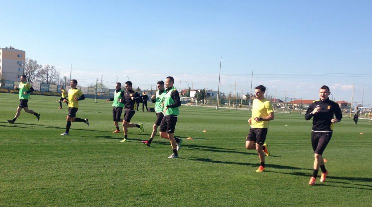 Ботев поднови тренировки без младежките национали