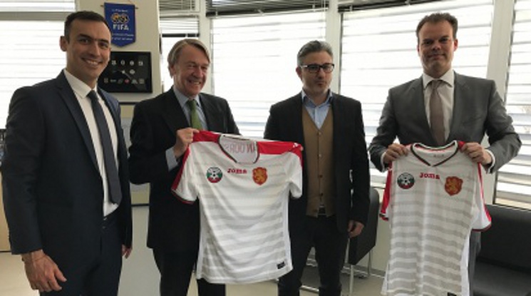 Холандският посланик на гости на БФС преди мача