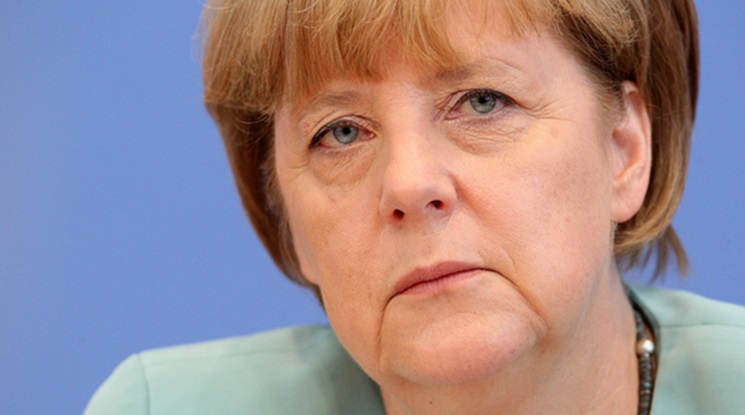 Меркел била ужасена от бомбената атака в Дортмунд