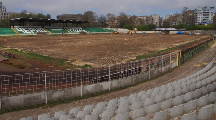 Кога ще се играе футбол във Варна, засега няма отговор