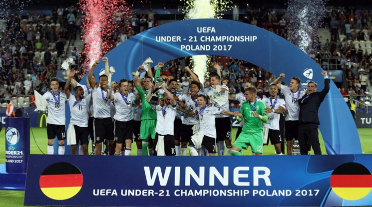 Германия триумфира с европейската титла до 21 г.