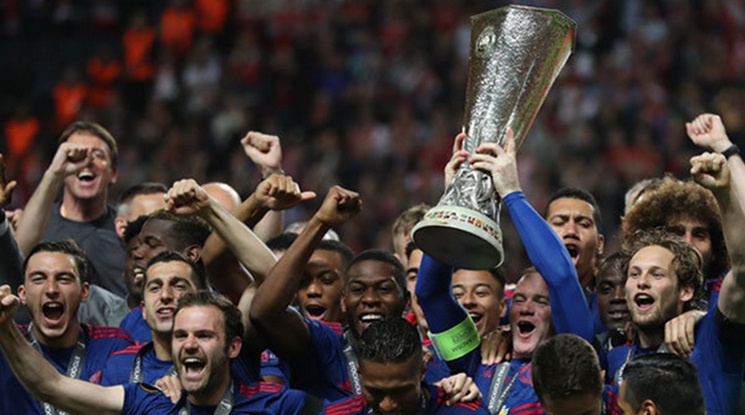 Астрономически премии в Юнайтед при успех във Висшата или Шампионската лига