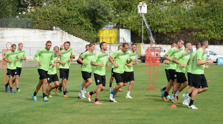 Черно море отпътува за Пловдив с група от 18 футболисти