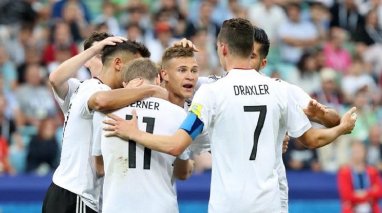 Германия отнесе глоба и предупреждение от ФИФА