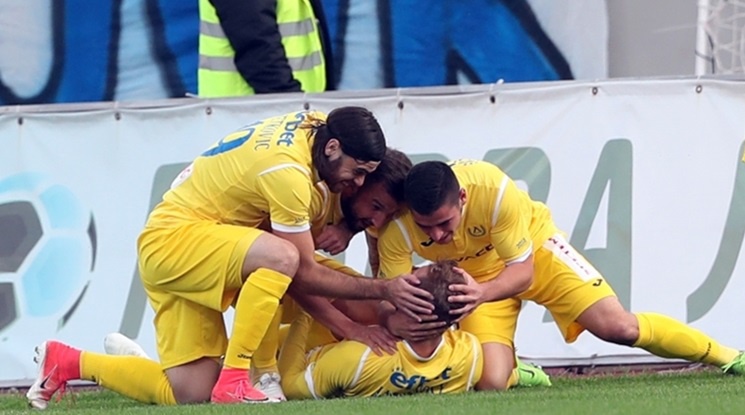 Ранен гол донесе три точки за Левски във Велико Търново (видео)