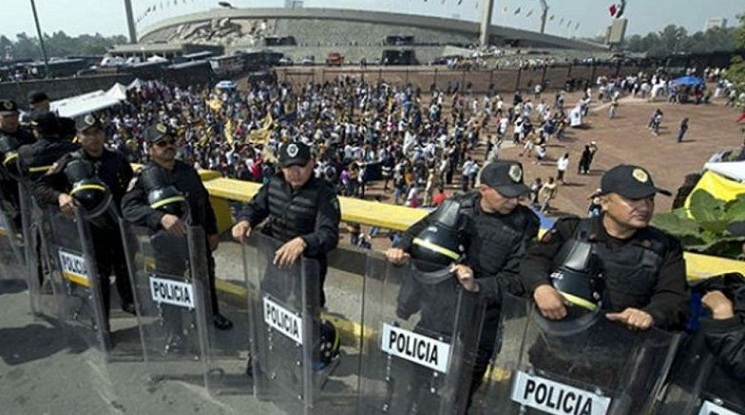 Стрелба и смърт на стадион в Мексико