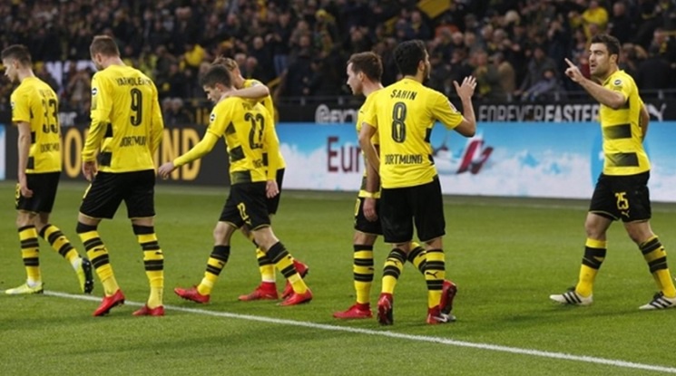 Дортмунд извоюва трите точки в дербито с Гладбах (видео)