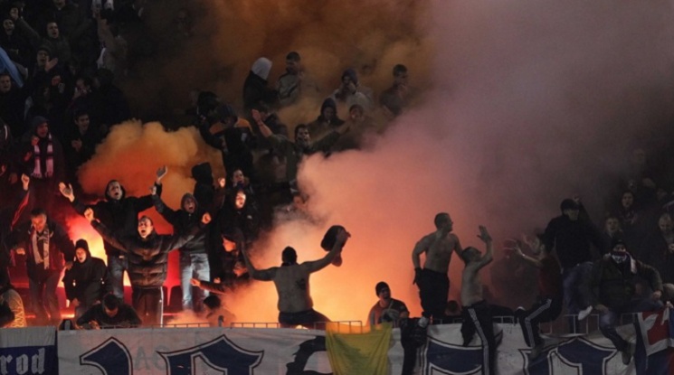 Фенове на Хайдук набиха част от футболистите