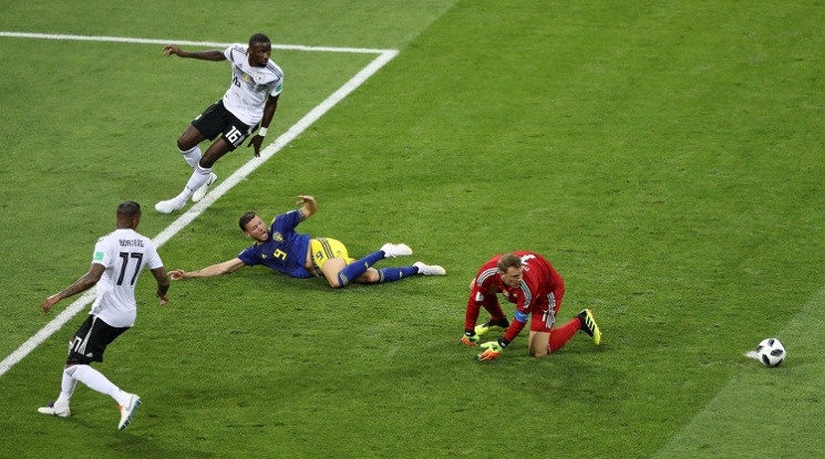 Брутална драма: Германия би Швеция с гол в 96-ата минута (видео)