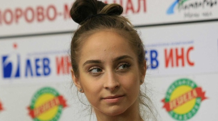 Стефани Кирякова с признание от родния Бургас след световната титла