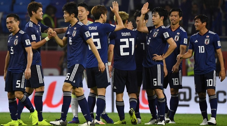 Гол от дузпа прати Япония на 1/2-финал за Купата на Азия