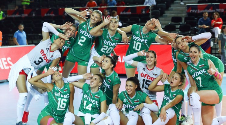 Категорична България продължи към осминафиналите на Европейското за жени