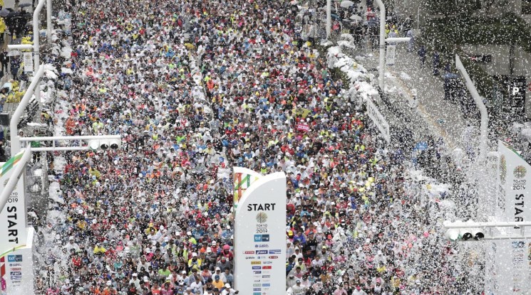 Без масов старт на маратона в Токио заради коронавируса