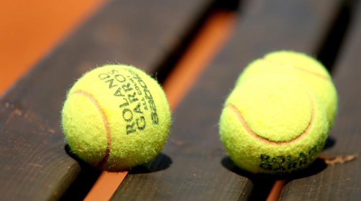 Край на груповото обучение по тенис заради коронавируса