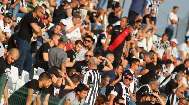 "Corriere dello Sport”: България показа как може да има фенове по трибуните