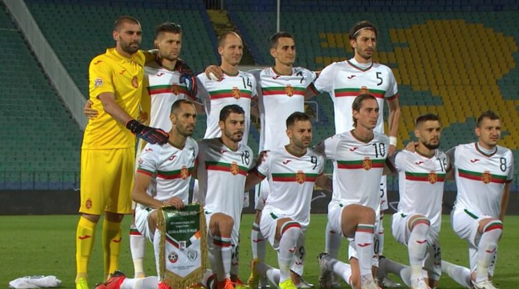 България продължава свободното си падане в ранглистата на ФИФА