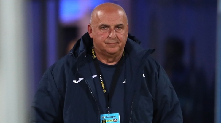 Треньорът на Левски подаде оставка