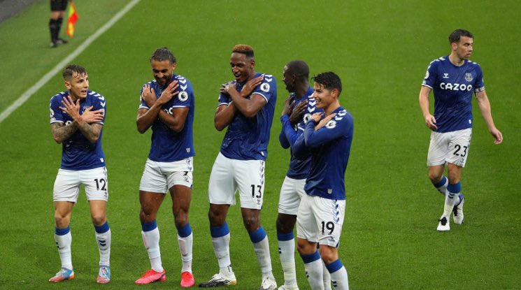 Шефът на ФА подаде оставка 