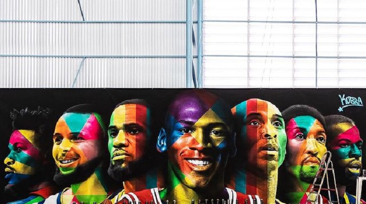 Кобрата изрисува стената на баскетболната зала на Неймар