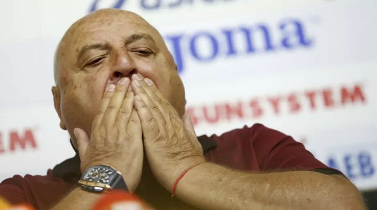 Венци Стефанов: Политиците е хубаво да стоят по-далеч от футбол