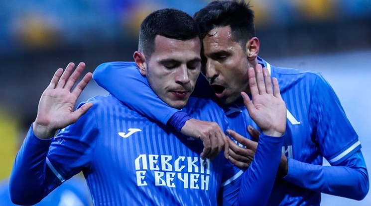 Левски излиза срещу ЦСКА София с екип в цветовете на Украйна?